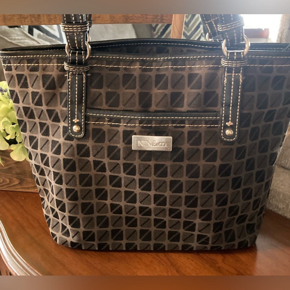 EUC Nine & Co. Tote bag